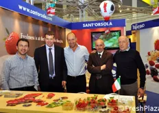 Da sinistra a destra: Michele Scrinzi (direttore generale Sant'Orsola), Alessio Conotter, Hans Widmann, Lorenzo Giacomelli e Silvio Bertoldi (presidente).