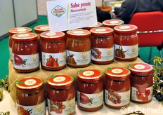 Tra le novita' presentate in fiera dalla coop. Santa Margherita, ci sono queste salse monovarietali, composte al 100 per cento da una sola varieta' pregiata di pomodoro. Cio' consente un assortimento anche in termini di gusto, potendo una determinata salsa accompagnarsi a specifiche preparazioni gastronomiche. FreshPlaza ha avuto la fortuna di poterle assaggiare e sono ottime!