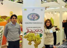 I titolari della OP Gruppo Tarulli, specializzata nella produzione di uva bio. A destra, Marilena Tarulli.