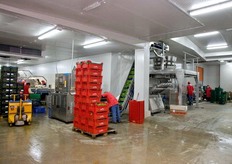 Il magazzino della cooperativa e' stato ampliato, con aggiunta di un'area a temperatura controllata e di una zona destinata agli imballaggi, con carico, scarico e lavaggio degli stessi.