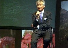 "Nel Regno Unito, la fragola e' definita un "super-fruit" – ha ricordato Bruni – grazie alla elevata concentrazione di antociani e flavonoidi che le conferiscono un ruolo eccezionale per la salute."