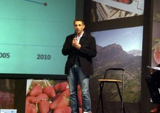 Pierluigi Lucchi, CRA-FRF di Forli', ha presentato una panoramica dell’attivita' vivaistica nazionale. Le superfici investite sono in diminuzione, sia per un calo delle produzioni ma anche per una delocalizzazione della riproduzione di piante fresche a radice nuda nei vivai di Spagna e Polonia.