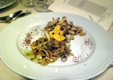 La serata ha proposto diverse degustazioni. Carciofi Tema e Terom, in insalata ai limoni di Sorrento.