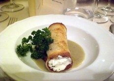 Carciofo Opal protagonista con un cannolo di pane casereccio e bavarese al castelmagno.