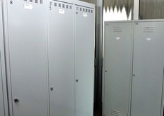 Anche l'area degli spogliatoi è stata attrezzata in accordo con gli standard igienici previsti dalla certificazione IFS.