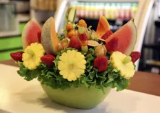 "I "fruit bouquet", vere e proprie composizioni di frutta, sono l'ideale per chi vuole stupire con un regalo insolito, bello da vedere e goloso da mangiare!"