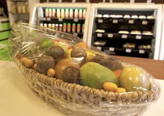 Sono previste anche ceste di frutti interi.