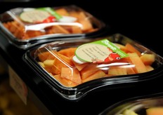 Oltre alla tradizionale vendita di frutta esotica al pezzo, Bananito offre una vasta scelta di macedonie da asporto, monogusto o miste e in diversi formati, ideali per uno spuntino o una pausa pranzo pieni di salute!