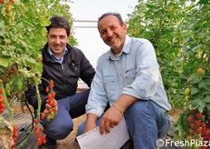 Un saluto ai lettori di FreshPlaza da Rosario Privitera (a destra) e dal suo nuovo collaboratore Salvatore Cascino.