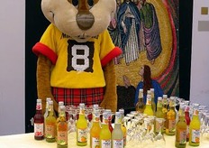 Per Almaverde Bio, Galvanina ha creato due linee di prodotti esclusivi rivolti sia al mercato nazionale che a quello europeo: una di quattro soft-drinks (Aranciata Bionda, Limonata Siciliana, Mandarino e Frutti Rossi) e l’altra di quattro The Freddi (al Limone, alla Pesca, Verde e Bianco con polpa di Guava ed essenza di Fiori di Loto).