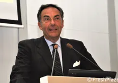 In conclusione, Luigi Peviani ha commentato i dati sul commercio ortofrutticolo relativo all'anno 2011.