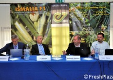 Il tavolo dei relatori. Il terzo da sinistra e' Carmelo Iacono di Enza Zaden, che ha introdotto i lavori.