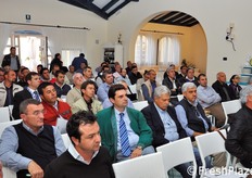 In seconda fila al centro, con la giacca verde, Alberto Veronesi (Sales Manager Leafy Crops di Enza Zaden).