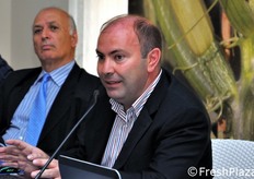 Il convegno, anticipa Carmelo Iacono, sara' articolato in quattro fasi: i temi della ricerca varietale di Enza Zaden nel segmento dello zucchino, le principali problematiche fitopatologiche della pianta, la presentazione dei risultati di una ricerca sulle necessità nutrizionali delle zucchine Enza Zaden e alcuni dati sul mercato e sui consumi di zucchine in Italia.