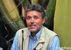 In conclusione, Gaetano Caliendo sottolinea le conseguenze pratiche dello studio sulle necessita' nutrizionali delle zucchine Enza Zaden: in primis la possibilita' di dosare sapientemente gli apporti di fertilizzanti alle piante, risparmiando in termini di costi e aumentando la produttivita'. In uno dei test condotti in campo, per esempio, si e' riusciti a produrre un 40% in piu' con un 30% di fertilizzanti in meno!