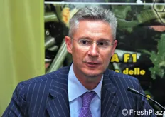 Il relatore, Prof. Roberto Della Casa del polo di Forli' Cesena dell'Universita' di Bologna.