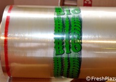 Qui e nelle foto seguenti, alcune tipologia di pellicola per il confezionamento delle carote in cestini.