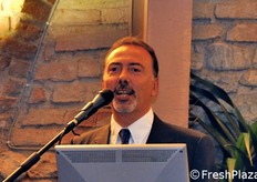 "I saluti del "padrone di casa", come si e' definito lui stesso, l'avvocato Giovanni Zanasi, presidente della Fondazione di Vignola, il quale ha ripercorso le tappe della storia della Rocca."