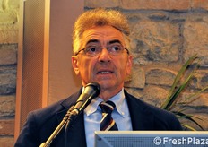 I saluti di Tiberio Rabboni, Assessore all’agricoltura della Regione Emilia-Romagna, il quale ha ricordato gli eccezionali progressi che la cerasicoltura ha visto nel corso degli ultimi anni, invitando la politica - anche in un contesto di crisi economica - a non tagliare voci essenziali di spesa quali gli investimenti in ricerca e innovazione.