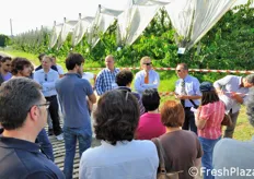 Alcune spiegazioni preliminari ai visitatori vengono fornite da Andrea Bernardi, Presidente del Consorzio della Ciliegia e frutta tipica di Vignola.