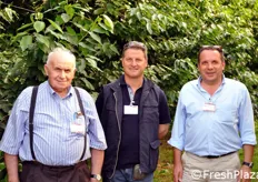 Presenti alle visite tecniche in campo anche i vivaisti pugliesi (da sinistra a destra) Pietro Giannoccaro, Luca Fortunato e il direttore del Covip-consorzio vivaistico pugliese, Luigi Catalano.