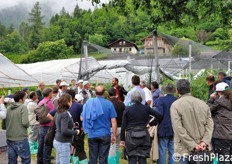Arrivo della comitiva presso l'azienda Maso Tezza di Gustavo Pecoraro.