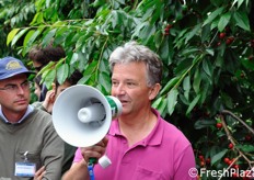 Il tecnico Sergio Franchini spiega che potature ben fatte nel periodo fine febbraio/inizio marzo consentono una buona produttivita'. Recentemente, tuttavia, la cultivar Regina sta dando alcuni problemi di cascola eccessiva (distacco dei frutti prima della completa maturazione), le cui cause sono ancora ignote. Soddisfacente invece risulta la resa della cultivar Kordia.