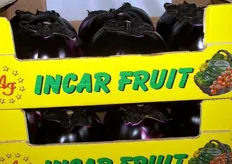 Cassette di melanzane a marchio Incar Fruit, operante presso il mercato ortofrutticolo di Vittoria.
