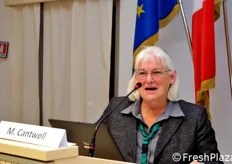 La prima relatrice e' Marita Cantwell dell'Universita' di Davis (California), con una relazione sulle principali problematiche ancora tutte da affrontare nella categoria merceologica del fresh-cut.