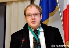 M. Glowacz dell'Harper Adams University College di Newport (Shropshire - UK) ha relazionato sugli effetti del trattamento a caldo sulla qualita' nutrizionale e sulla conservabilita' degli spinaci durante la fase di stoccaggio.