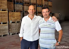 Da sinistra: Giuseppe Sciarria insieme a Massimiliano Poponi, responsabile del deposito di S. Lorenzo Nuovo (VT).