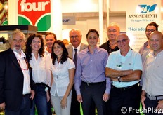 Foto di gruppo della sementiera Four. Da sinistra a destra: Cesare Portioli, Renata Fava, Gaetano Moroni, Lisa Benotti, Piero Sbarbati, Paolo Leonardelli, Rossano Cosi, Ernesto Fantoni, Stefano Cosi e Roberto Berardelli.