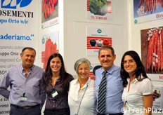 Foto di gruppo della sementiera Olter. Da sinistra: Giacinto Nebiolo, Erica Sandrecchi, Elinda Valente, Stefano Motton e Lisa Benotti.