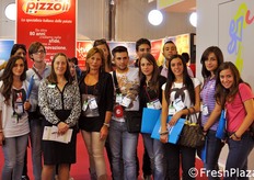 "Foto di gruppo con i diplomati dell'ITC "E. Montale" di Rutigliano. I ragazzi stanno effettuando uno stage stanziato dall'Unione Europea post diploma chiamato "TABLE GRAPES SPECIALIST"."