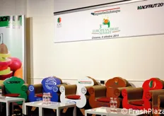 Il terzo European Fruit Summit ha anticipato, in data 4 ottobre 2011, l'apertura di Macfrut (5-7 ottobre), portando a Cesena operatori ed esperti del settore ortofrutticolo, provenienti da tutto il mondo per discutere le piu' recenti tendenze dei principali prodotti ortofrutticoli, tra cui mele, pere, kiwi, agrumi e ortaggi.