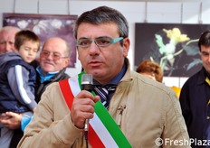 La parola passa all'assessore comunale all'ambiente, Adriano Saccani, il quale porta anche i saluti del Sindaco.