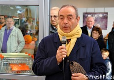 Interviene anche Maurizio Ottolini, Presidente di Confcooperative Mantova e di Confcooperative Lombardia, il quale ricorda le tristi statistiche della de-localizzazione delle imprese produttive e sottolinea come invece le cooperative siano le uniche a rimanere fedeli ai loro territori d'origine.