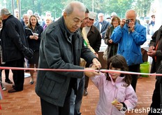 E' ora del taglio ufficiale del nastro inaugurale!