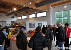 L'interno dello spaccio aziendale.