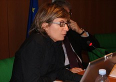 Anna Maria Minora (Bruker Italia) ha fornito dettagli preziosi sulle applicazioni commerciali della risonanza magnetica nel mercato dei succhi di frutta, dei vini e degli oli d'oliva, chiarendo che le analisi devono essere fatte nel minor tempo possibile e costantemente ripetute per ottenere risultati attendibili.