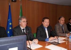 "Un momento dell'intervento di Stefano Marastoni, responsabile del progetto ILO2, nel quale egli ha affermato: "L'Italia sta vivendo oggi una crisi di competitivita' ed e' indispensabile per le imprese investire nell'innovazione dei prodotti e dei servizi"."