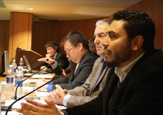 Un momento dell'intervento di Sharif Lorenzini (Halal Italia) - in primo piano. Egli ha sottolineato l'importanza della trasparenza nella filiera.