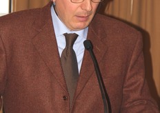 "L'intervento del dr. Di Venere (CNR–ISPA, Bari) su "I composti bioattivi del carciofo"."