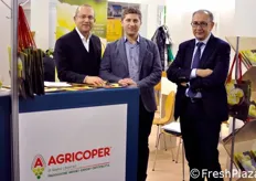 Presso l'area della Regione Puglia, i fratelli Domenico e Vito Liturri dell'azienda Agricoper, insieme ad Alfio Messina (Az. Messina).