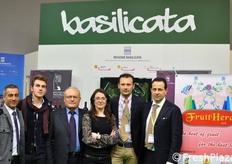 Lo staff FruttHera - Assofruit Italia presso la Regione Basilicata. Da sinistra a destra: Raffaele De Marco, Federico Nicodemo, Marco Cipani, Daniela Sabato, Alessandro Tristano e il presidente di FruttHera, Francesco Nicodemo.