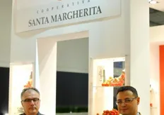 Rappresentanti della coop. Santa Margherita. Da sinistra a destra: Leopoldo Marrapese e il coordinatore esecutivo Gianni Picci.