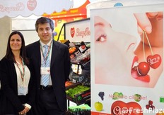 Stefano Pezzo, direttore di Cherry Passion, insieme alla collega Alessandra.