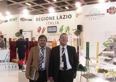 Sergio Panini di Fertirev in fiera, insieme al collega Domenico Terenzio.