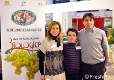 I titolari dell'azienda Tarulli: Marilena e Antonio, insieme al piccolo Giuseppe.