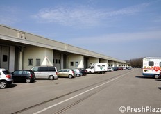 "Si e' svolta in data 23-24 e 25 marzo, presso il Mercato Orticolo Brondolo, a Chioggia (VE), la seconda fiera campionaria dal titolo "Chiogga Capitale del Radicchio". In foto: la vista esterna del padiglione est del mercato."